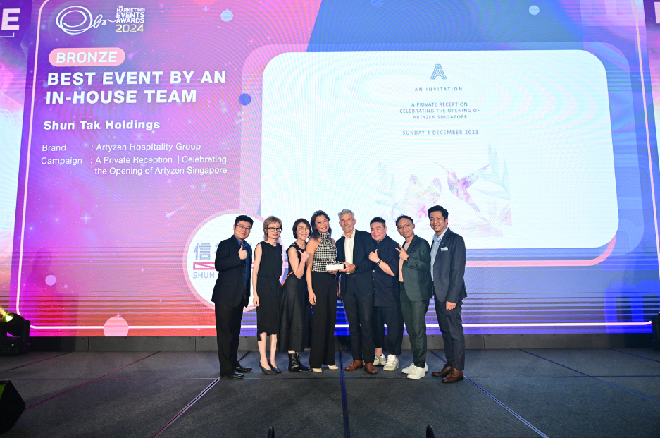 02_Group-photo_Best-in-house-event.png